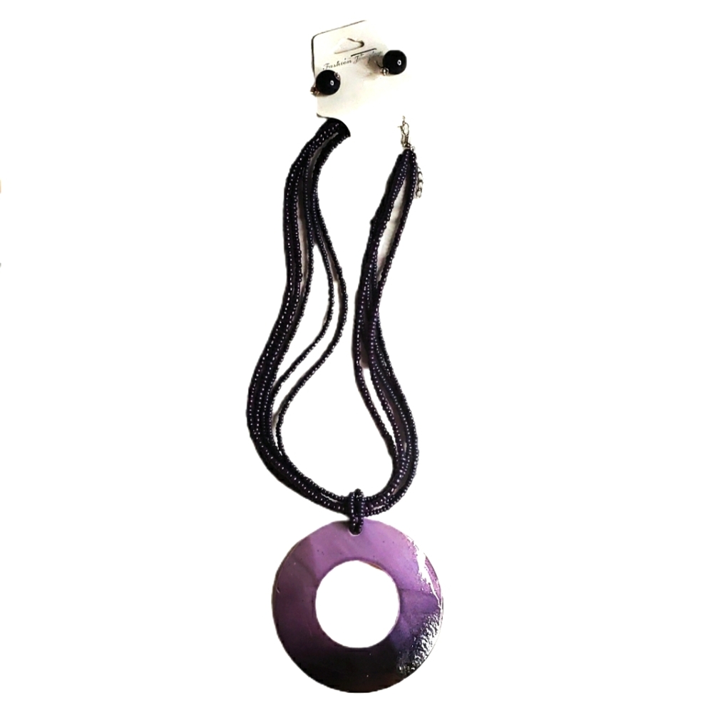 Ocean Breeze Elegance: Navy Ombré Mother of Pearl Necklace Set